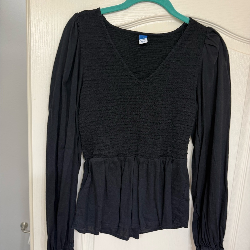 Old Navy Black Long-Sleeve Smocked V-Neck Peplum Top